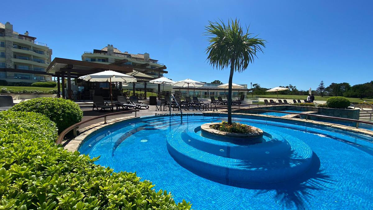 Apartamento ID.44 - Venta de apto alta gama. dos dormitorios, todos los servicios 