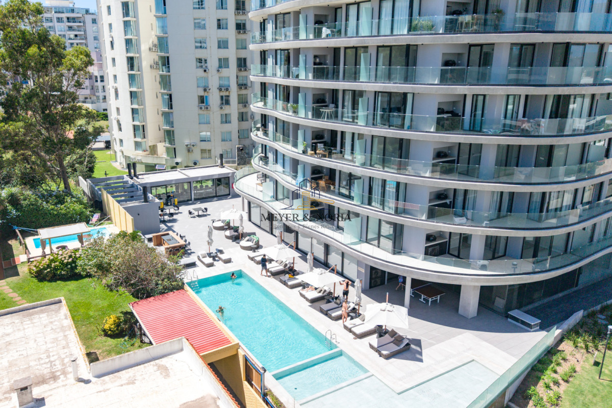 Apartamento ID.126 - Apartamento de 2 dormitorios con vista al mar, Punta del Este Playa Brava