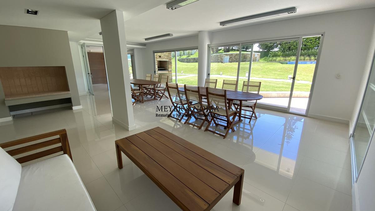 Apartamento ID.47 - Apto en venta de 3 dormitorios, con parrillero propio - Playa Brava