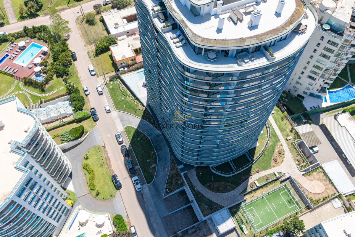 Apartamento ID.126 - Apartamento de 2 dormitorios con vista al mar, Punta del Este Playa Brava