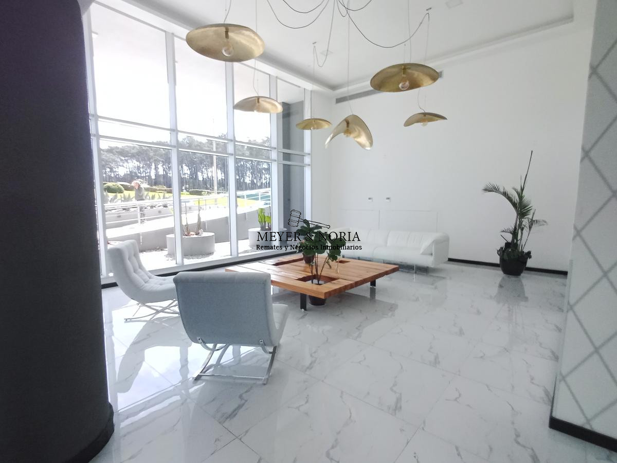 Apartamento ID.8 - Departamento, 2 dormitorios dep, con parrillero y servicios- Playa Brava