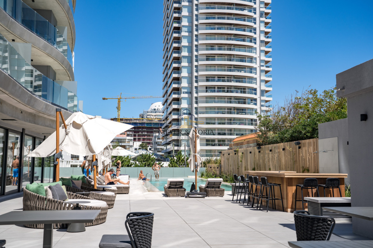 Apartamento ID.126 - Apartamento de 2 dormitorios con vista al mar, Punta del Este Playa Brava