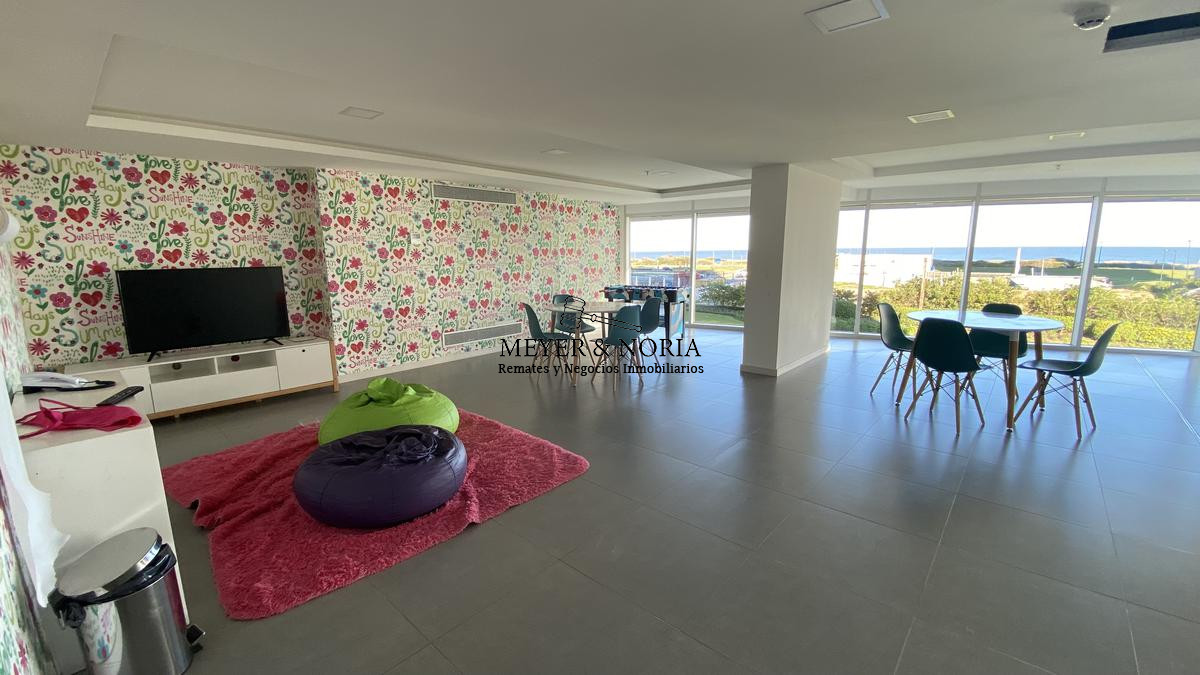Apartamento ID.8 - Departamento, 2 dormitorios dep, con parrillero y servicios- Playa Brava