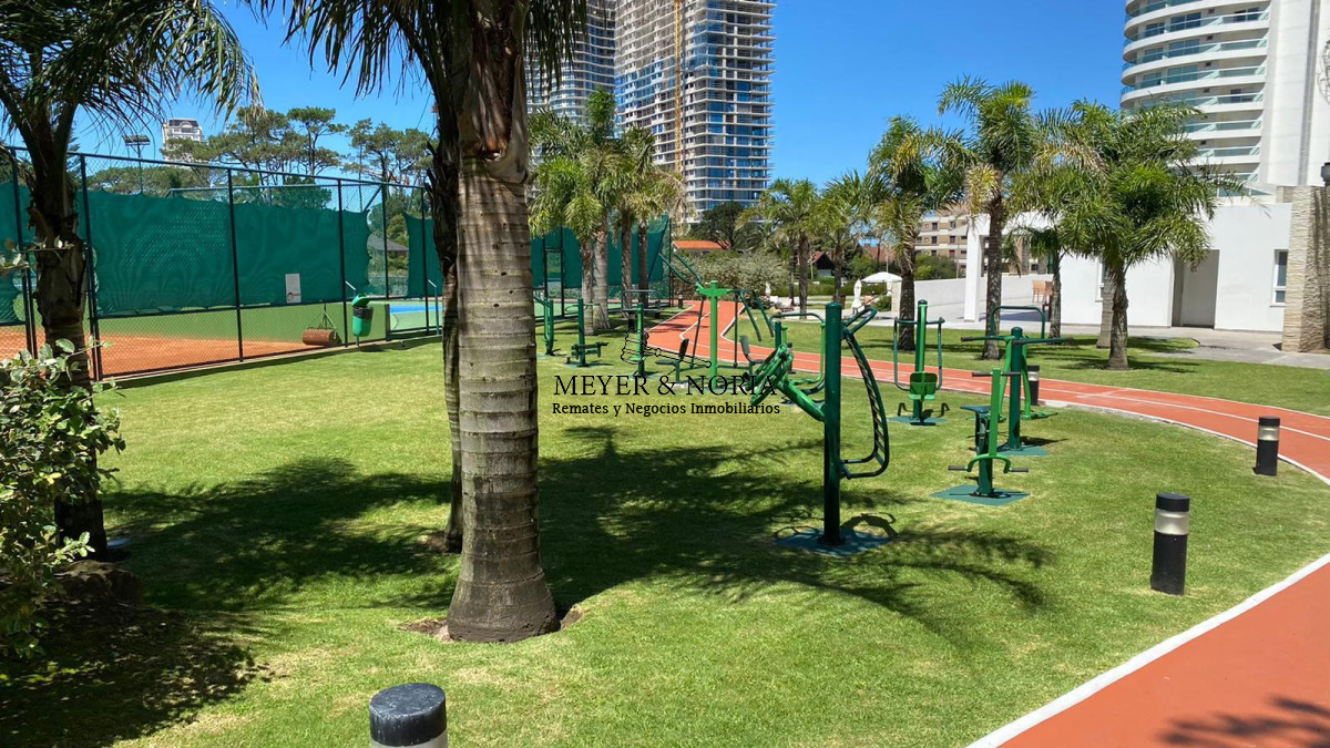 Apartamento ID.15 - Torre de alta gama, vista al mar, 2 dorm más servicio- Playa Mansa