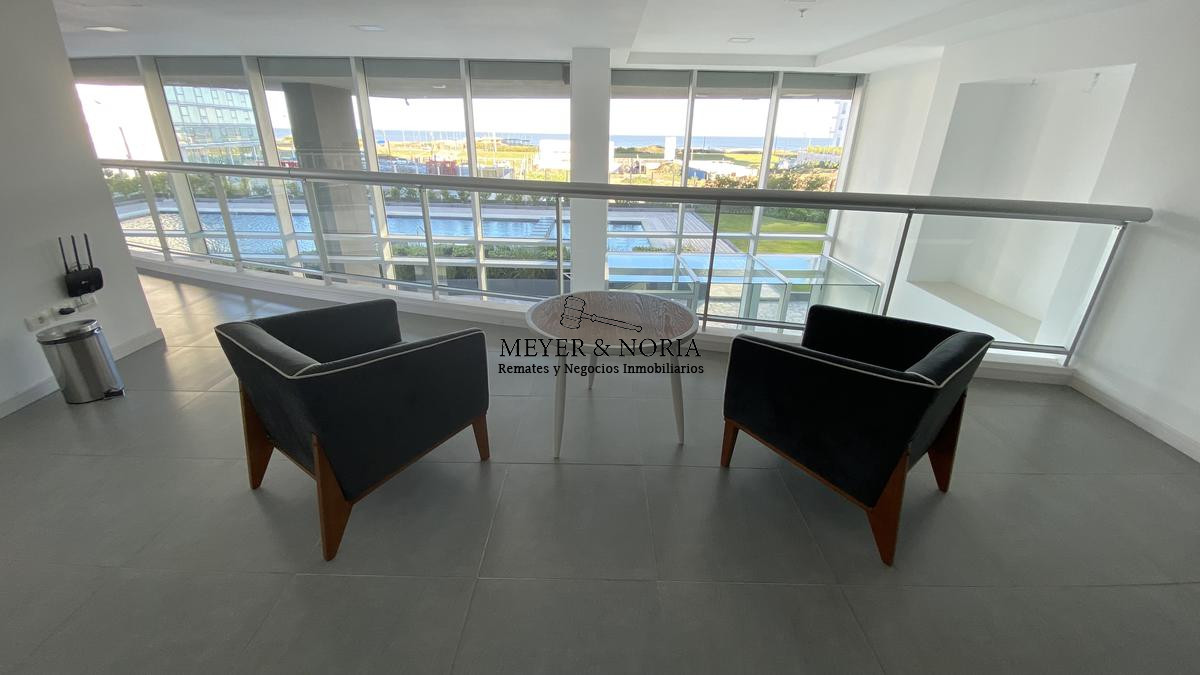 Apartamento ID.8 - Departamento, 2 dormitorios dep, con parrillero y servicios- Playa Brava