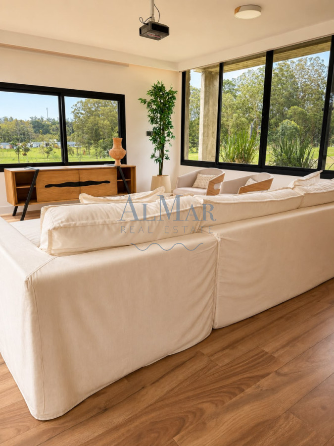 Casa ID.33 - Exclusiva Casa en venta Punta Ballena La Jacinta 4 dormitorios piscina terreno 1100 m²