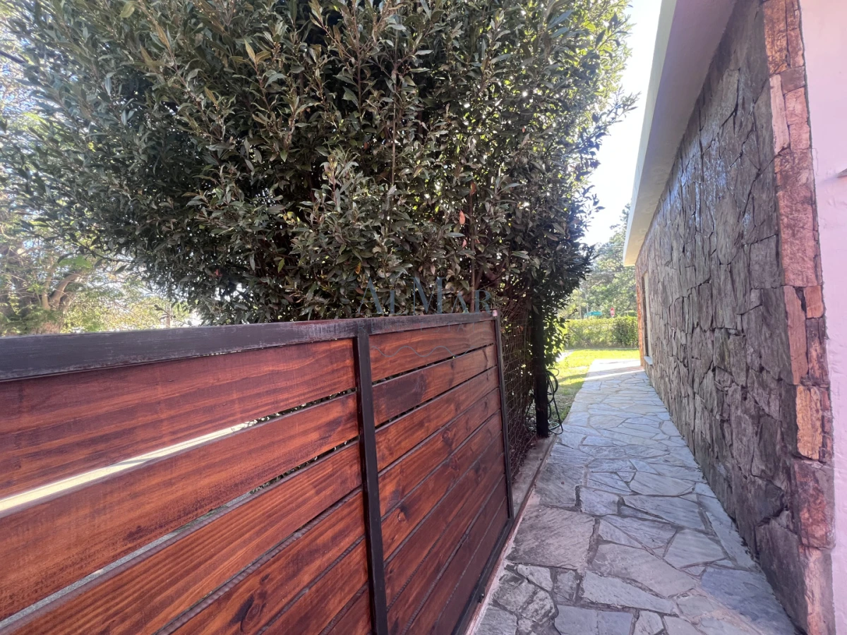 Casa ID.31 - Venta casa 2 dormitorios zona Pinares