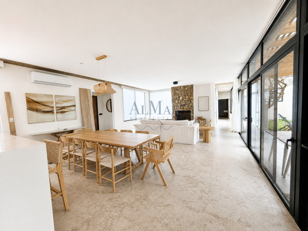 Casa ID.33 - Exclusiva Casa en venta Punta Ballena La Jacinta 4 dormitorios piscina terreno 1100 m²