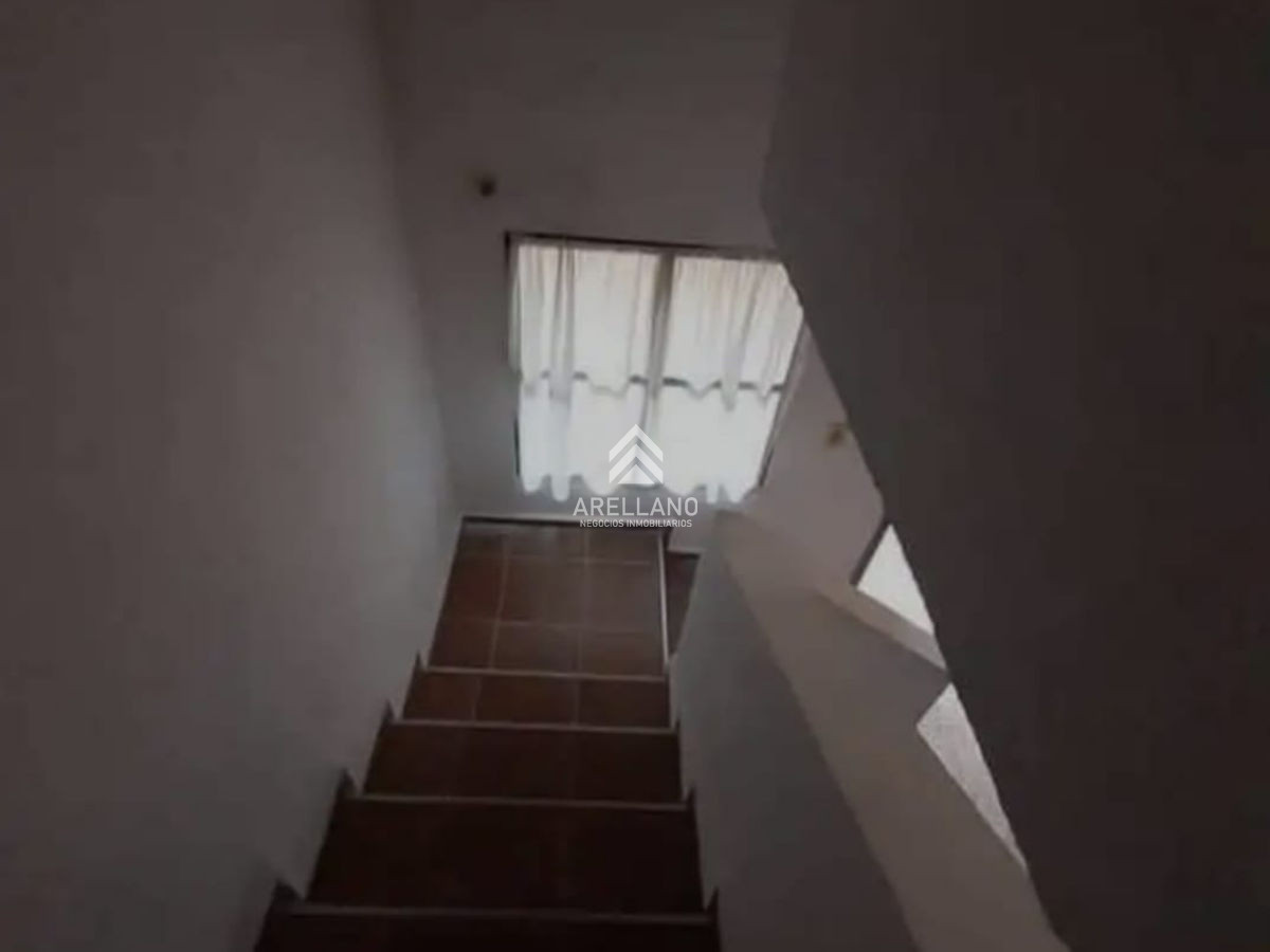 Apartamento ID.4931 - SE VENDE VIVIENDA  DUPLEX 3 DORMITORIOS EN SAN CARLOS 