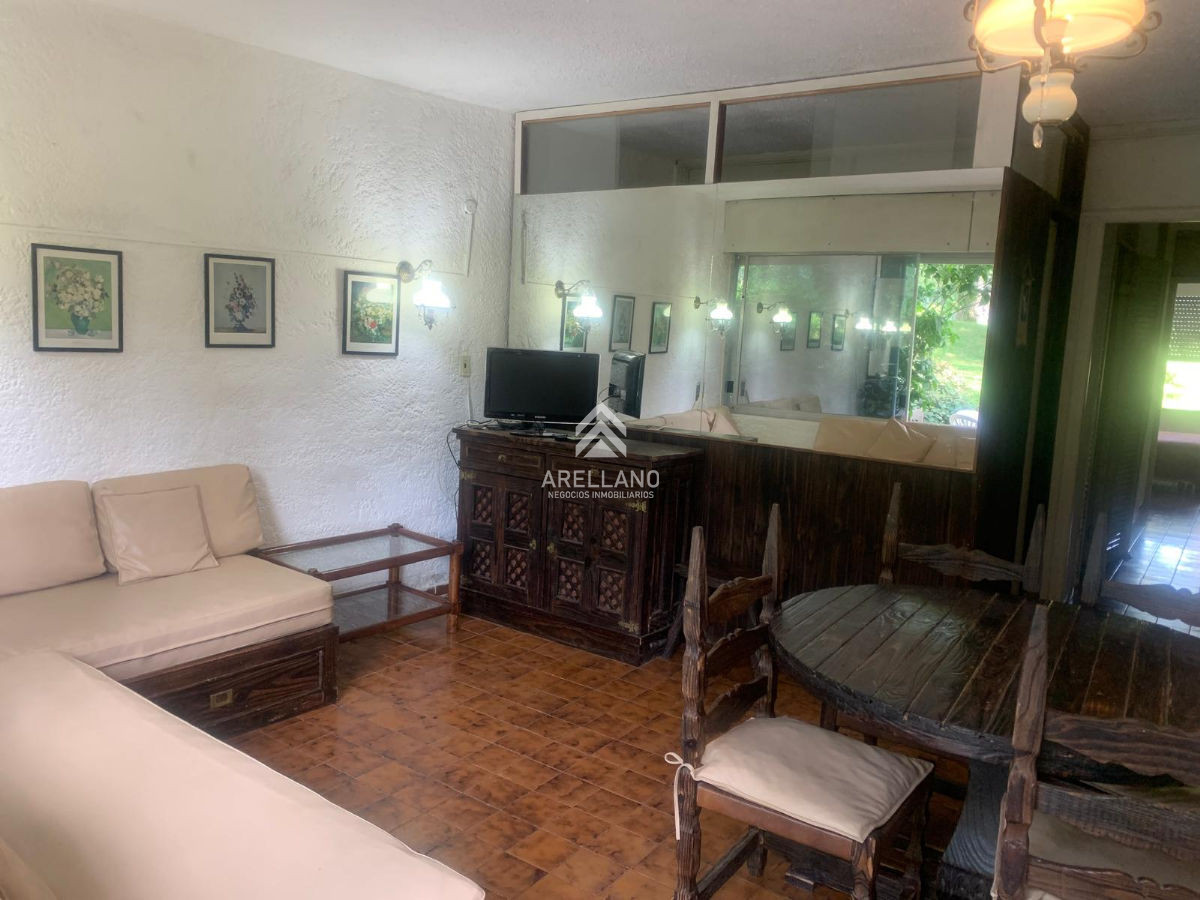 Apartamento ID.4914 - SE VENDE  APARTAMENTO TIPO CASA 2 DORMITORIOS EN ARCOBALENO