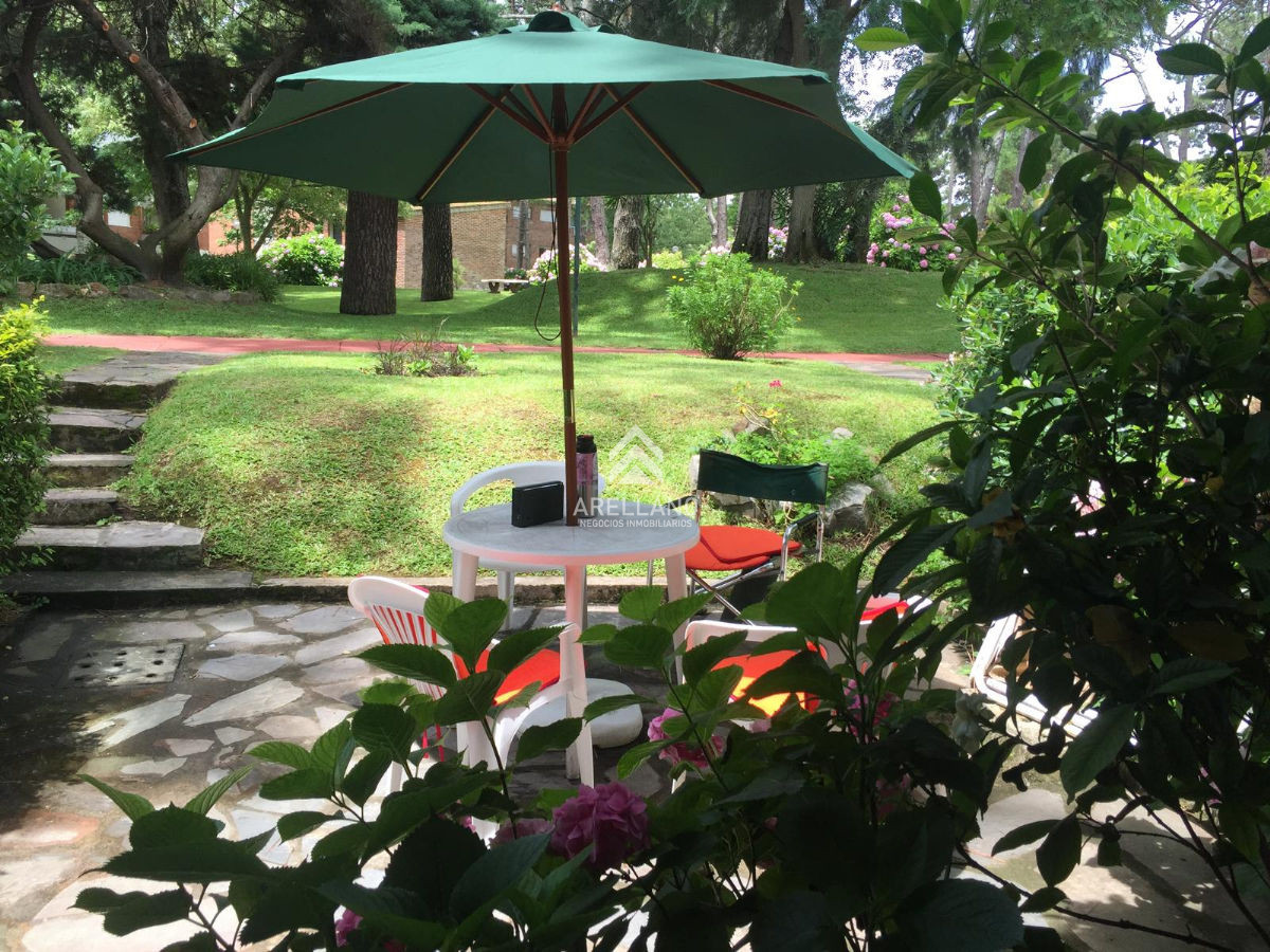 Apartamento ID.4914 - SE VENDE  APARTAMENTO TIPO CASA 2 DORMITORIOS EN ARCOBALENO