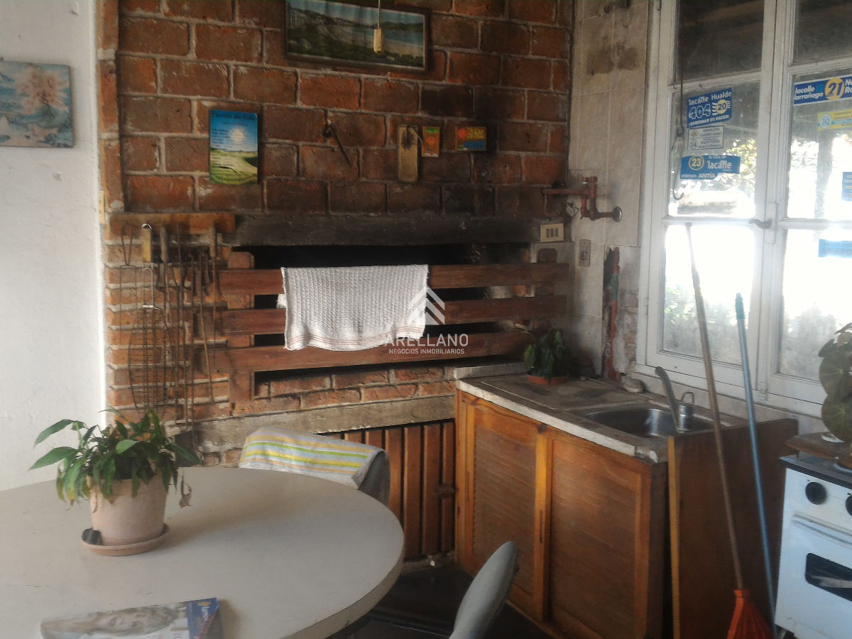 Casa ID.4927 - SE VENDE OPORTUNIDAD APTOS Y LOCALES 25 DE MAYO CENTRO MALDONADO
