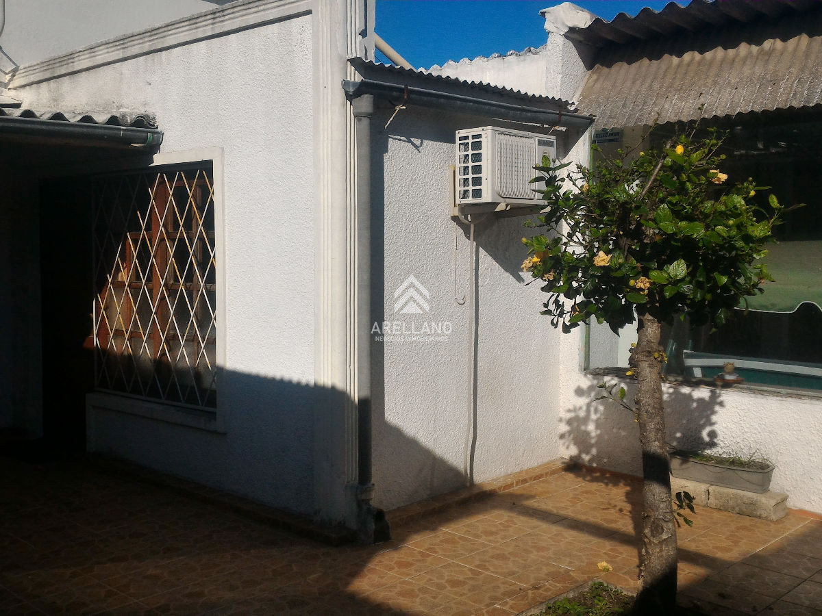 Casa ID.4927 - SE VENDE OPORTUNIDAD APTOS Y LOCALES 25 DE MAYO CENTRO MALDONADO