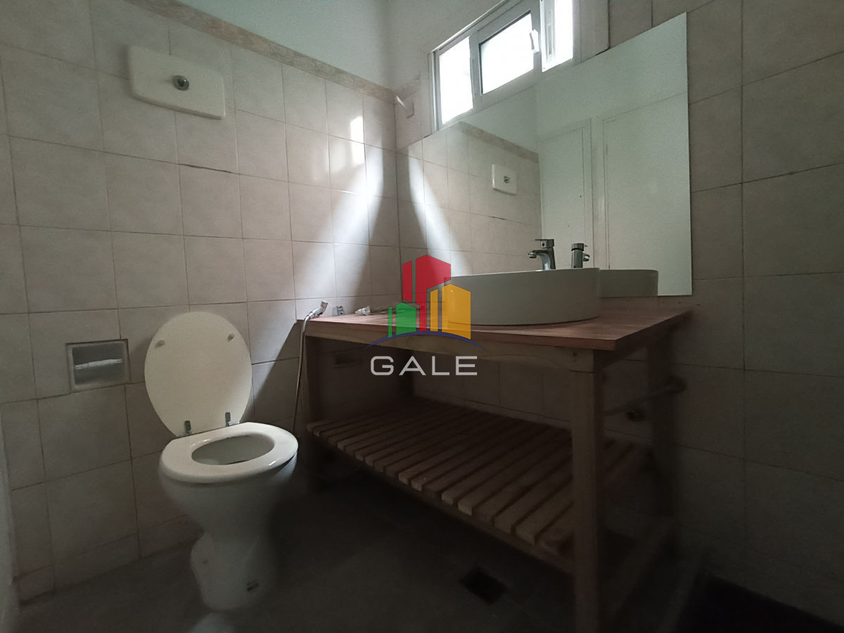 Apartamento ID.4512 - SE VENDE APARTAMERTO 1 DORM AMPLIO CENTRO DE MALDONADO