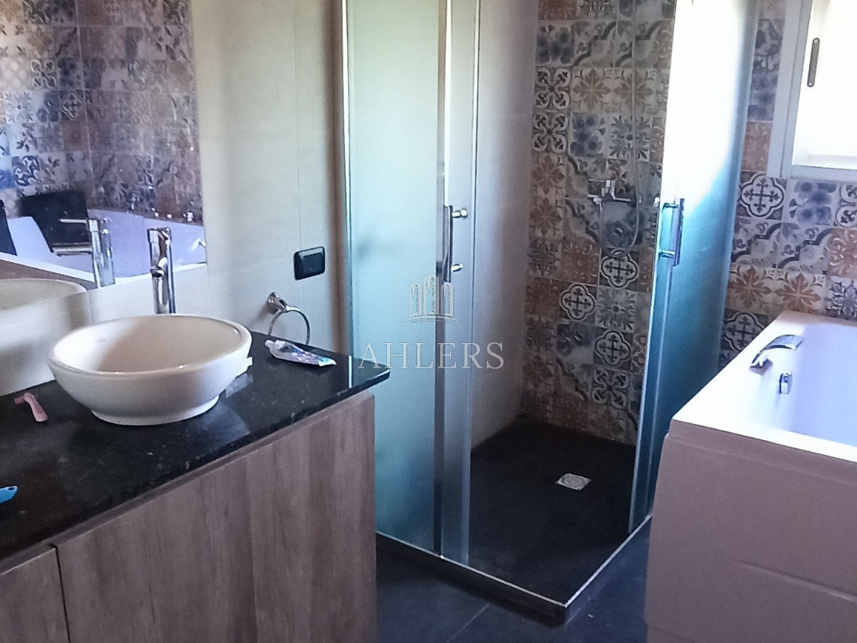 Casa ID.347 - SE VENDE CASA AMPLIA CON OFICINA AL FRENTE CENTRO DE MALDONADO