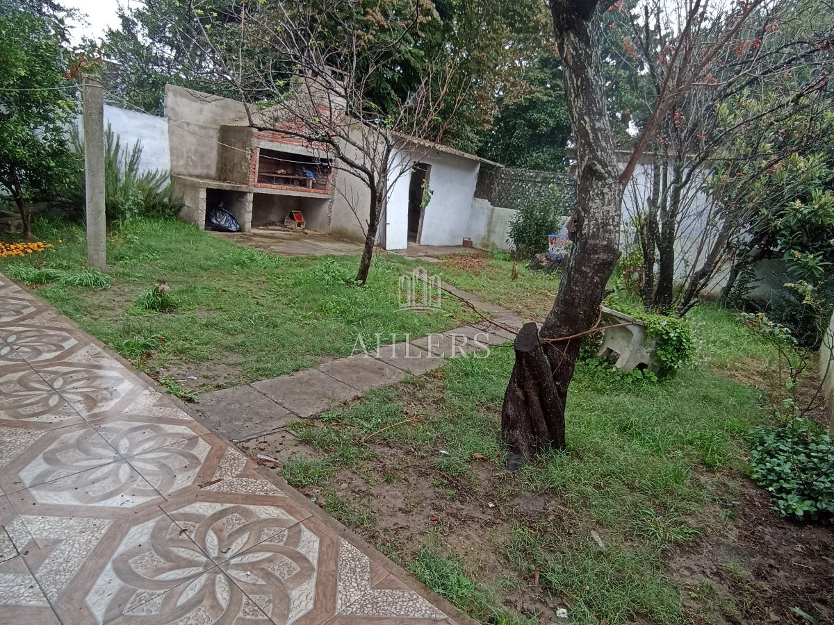 Casa ID.347 - SE VENDE CASA AMPLIA CON OFICINA AL FRENTE CENTRO DE MALDONADO