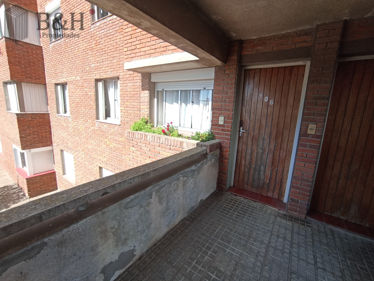 Apartamento ID.5249 - SE VENDE APARTAMENTO 3 DORM PRIMER PISO EN COMPLEJO B25 CENTRO