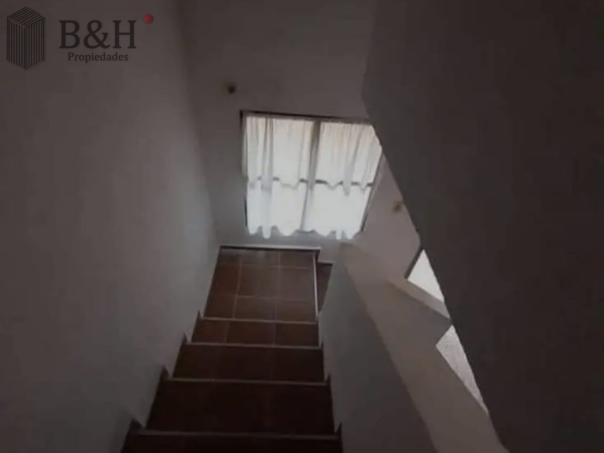 Apartamento ID.5250 - SE VENDE VIVIENDA  DUPLEX 3 DORMITORIOS EN SAN CARLOS 