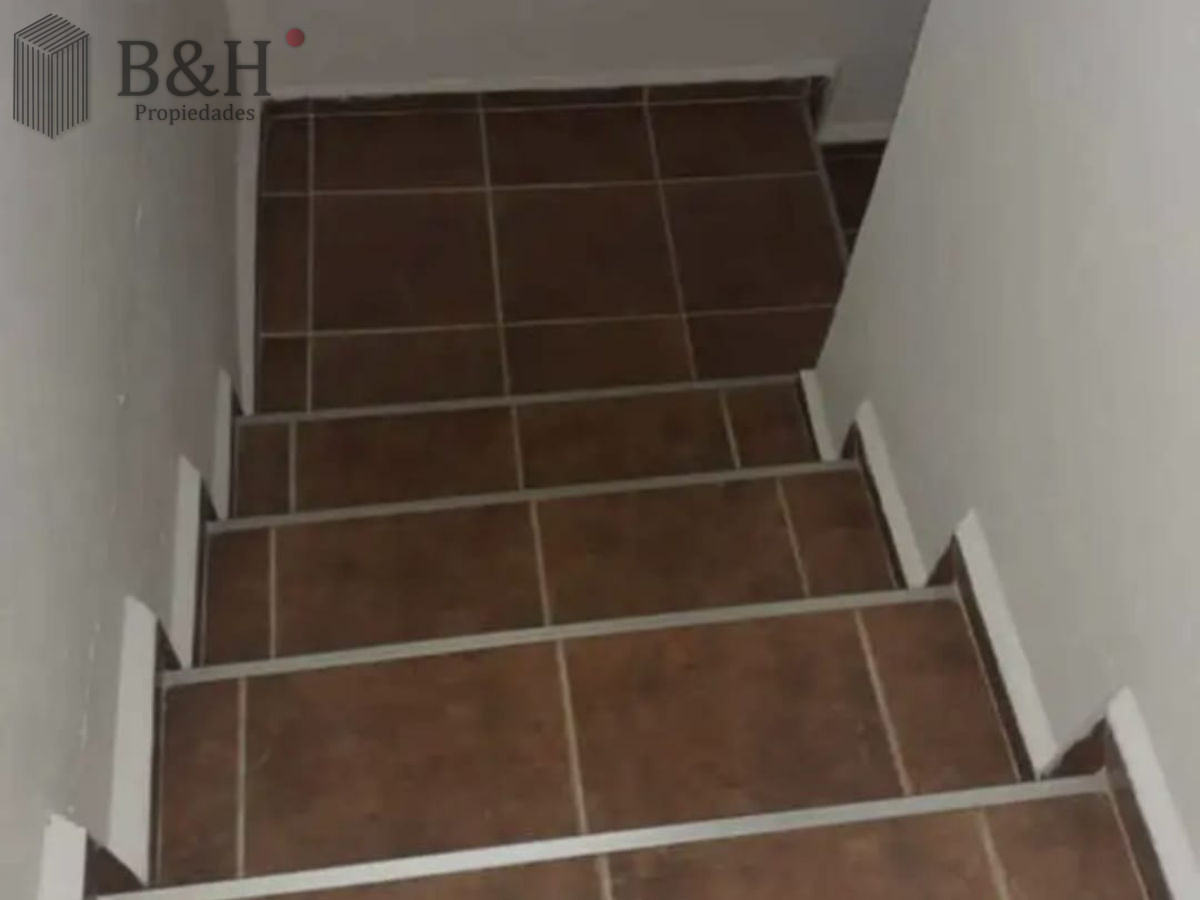 Apartamento ID.5250 - SE VENDE VIVIENDA  DUPLEX 3 DORMITORIOS EN SAN CARLOS 