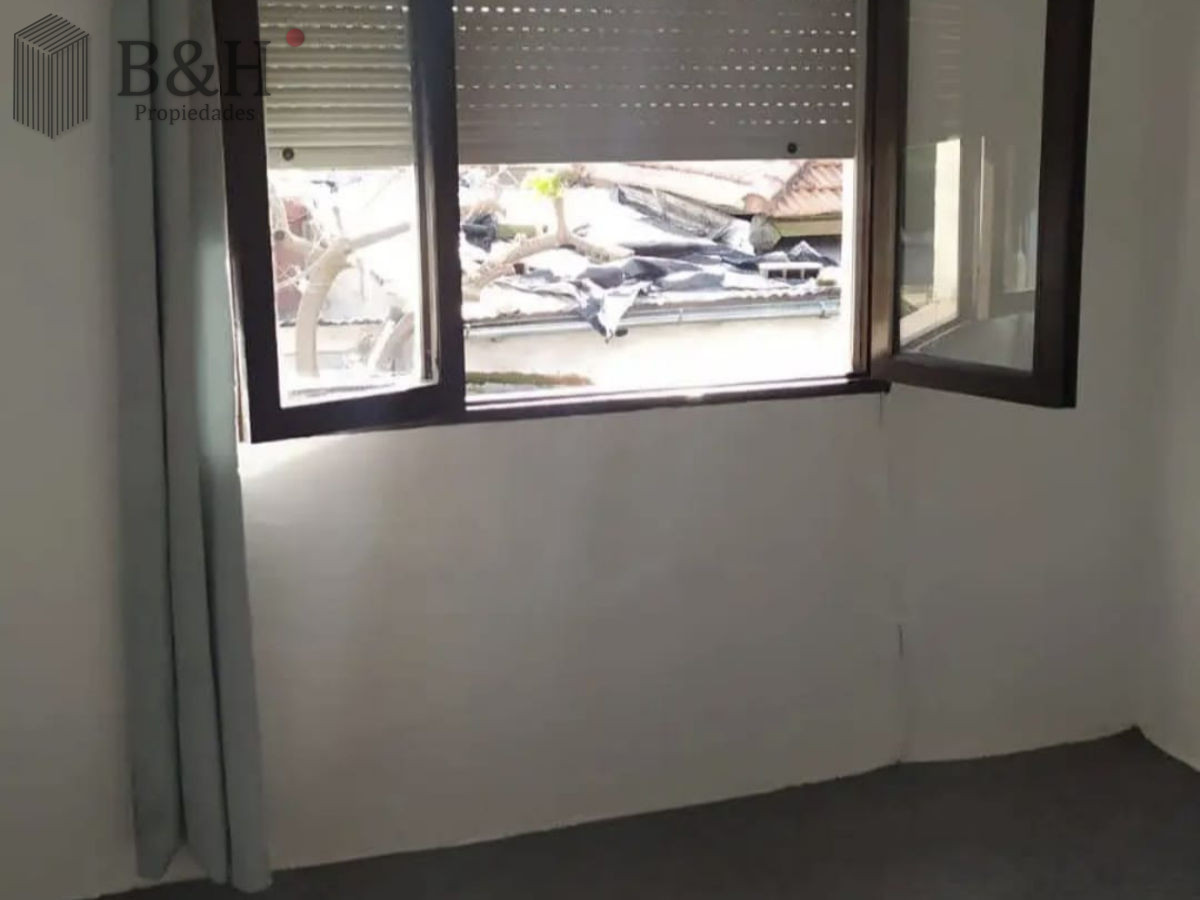 Apartamento ID.5250 - SE VENDE VIVIENDA  DUPLEX 3 DORMITORIOS EN SAN CARLOS 