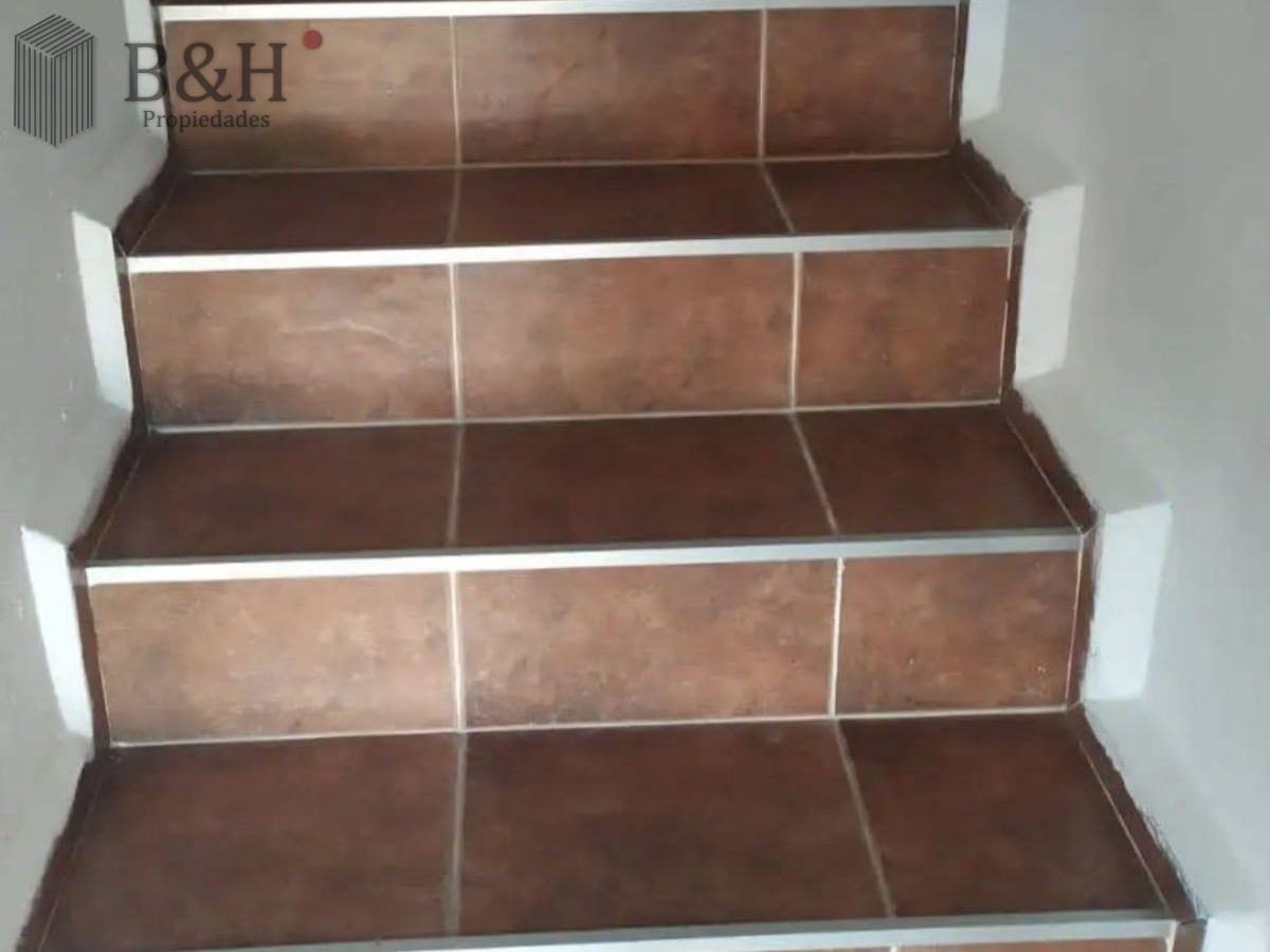 Apartamento ID.5250 - SE VENDE VIVIENDA  DUPLEX 3 DORMITORIOS EN SAN CARLOS 