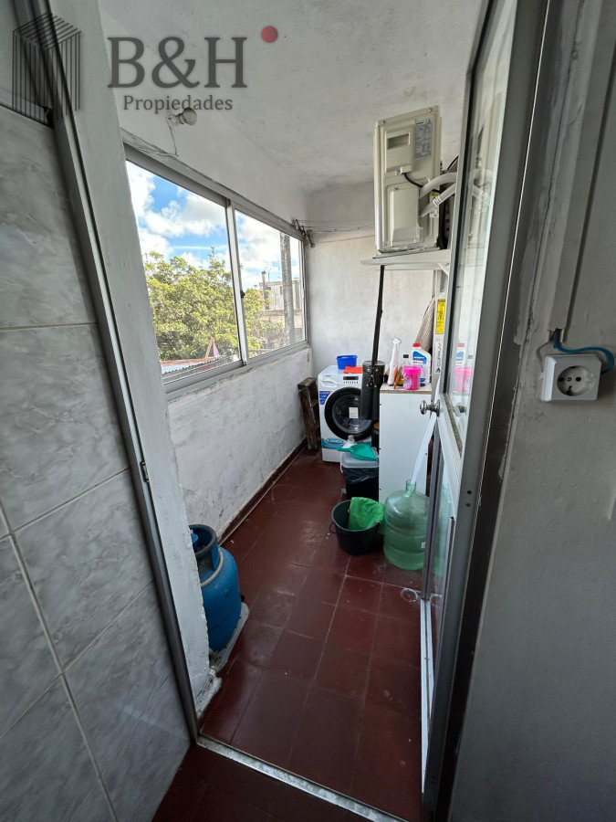 Apartamento ID.5249 - SE VENDE APARTAMENTO 3 DORM PRIMER PISO EN COMPLEJO B25 CENTRO