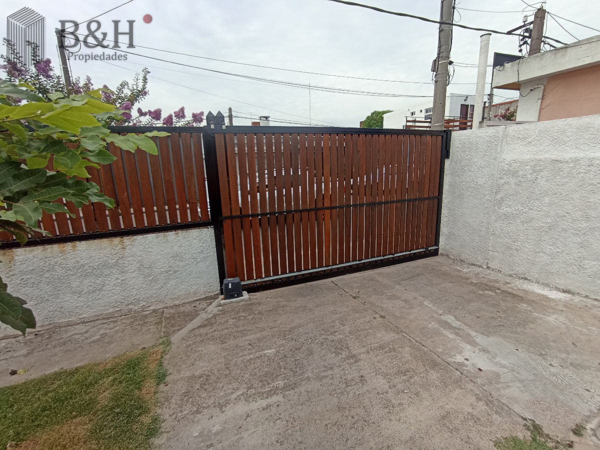 Casa ID.5313 - SE VENDE TRES PROPIEDADES EN UN MISMO PADRON CENTRO MALDONADO