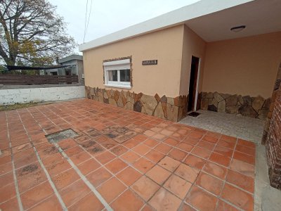 SE VENDE CASA 2 DORM  CON APTO AL FONDO Bº SAN MARTIN