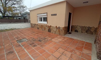 SE VENDE CASA 2 DORM  CON APTO AL FONDO Bº SAN MARTIN