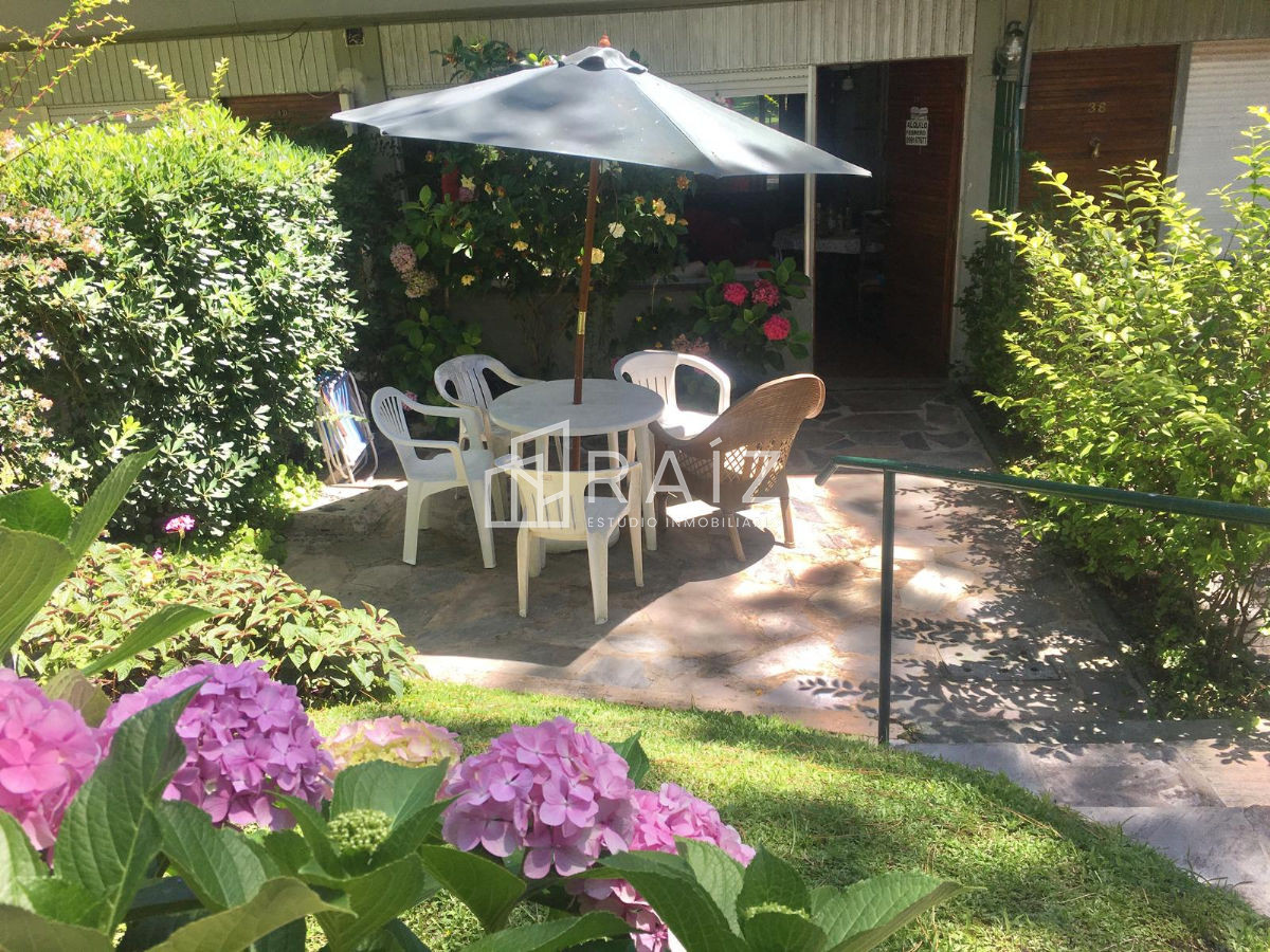 Apartamento ID.11080 - SE VENDE  APARTAMENTO TIPO CASA 2 DORMITORIOS EN ARCOBALENO