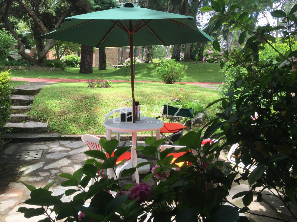 Apartamento ID.11080 - SE VENDE  APARTAMENTO TIPO CASA 2 DORMITORIOS EN ARCOBALENO