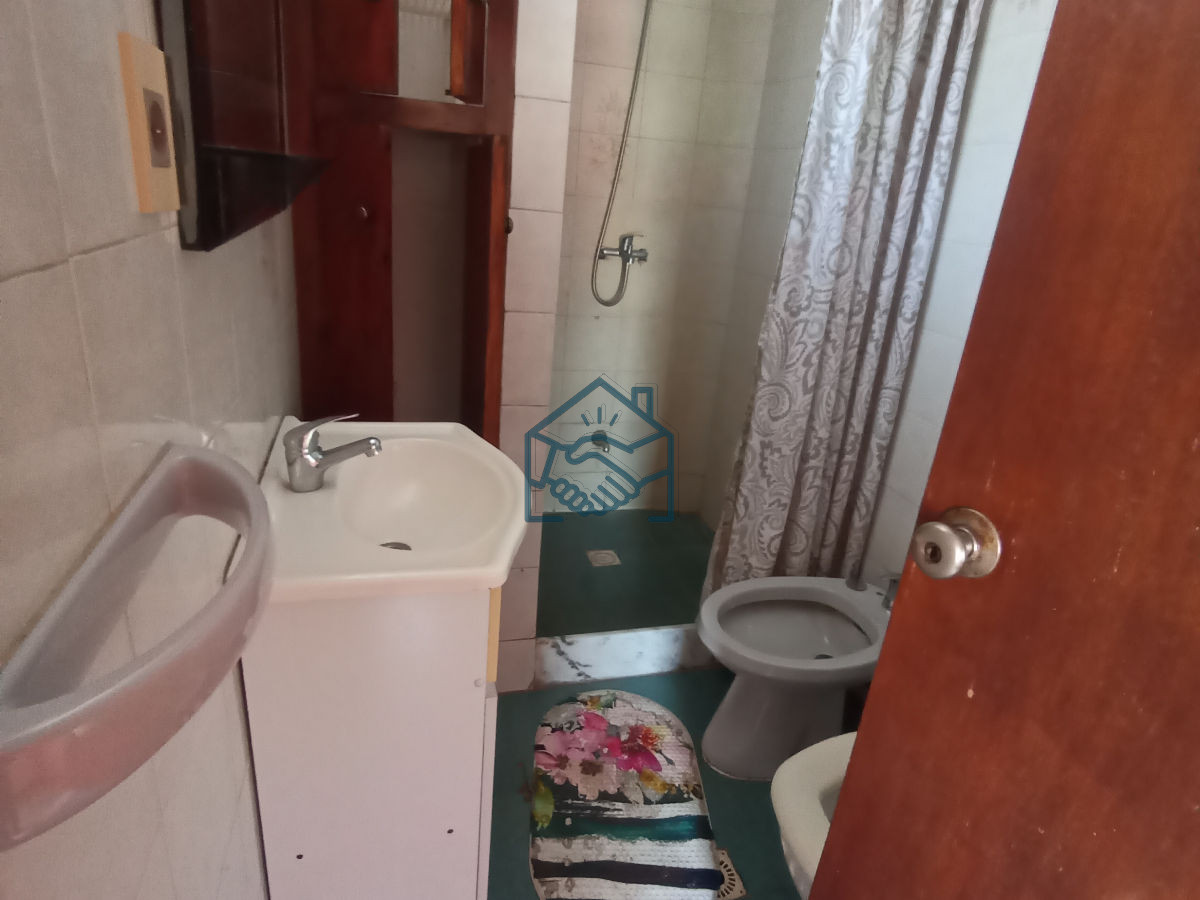 Apartamento ID.1551/SE-VENDE-LOCAL-COMERCIAL-Y-APTO-CENTRO-DE-MALDONADO - SE VENDE LOCAL COMERCIAL Y APTO CENTRO DE MALDONADO