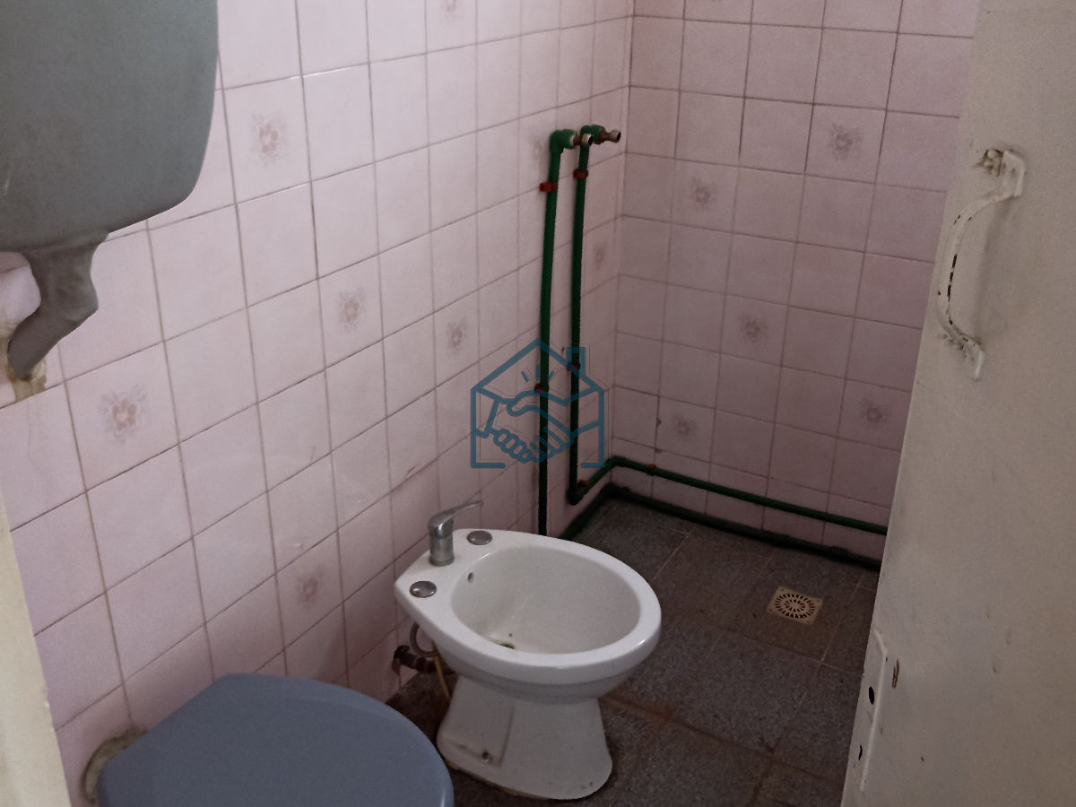 Apartamento ID.1551/SE-VENDE-LOCAL-COMERCIAL-Y-APTO-CENTRO-DE-MALDONADO - SE VENDE LOCAL COMERCIAL Y APTO CENTRO DE MALDONADO