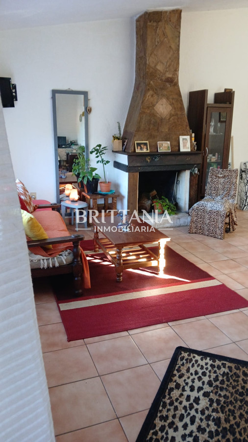 Casa ID.2 - SE VENDE CASA 3 DORMITORIOS EN LAUSANA 