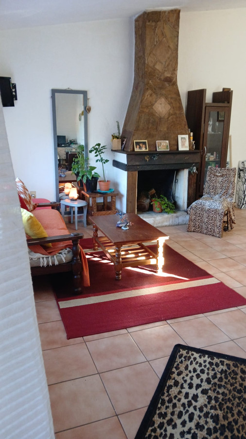 SE VENDE CASA 3 DORMITORIOS EN LAUSANA 