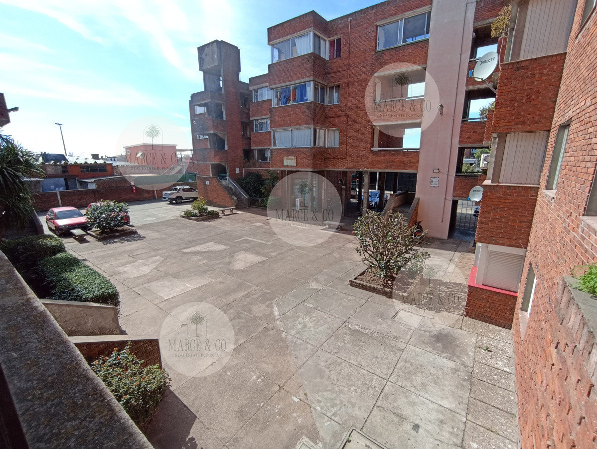 Apartamento ID.2159 - SE VENDE APARTAMENTO 3 DORM PRIMER PISO EN COMPLEJO B25 CENTRO