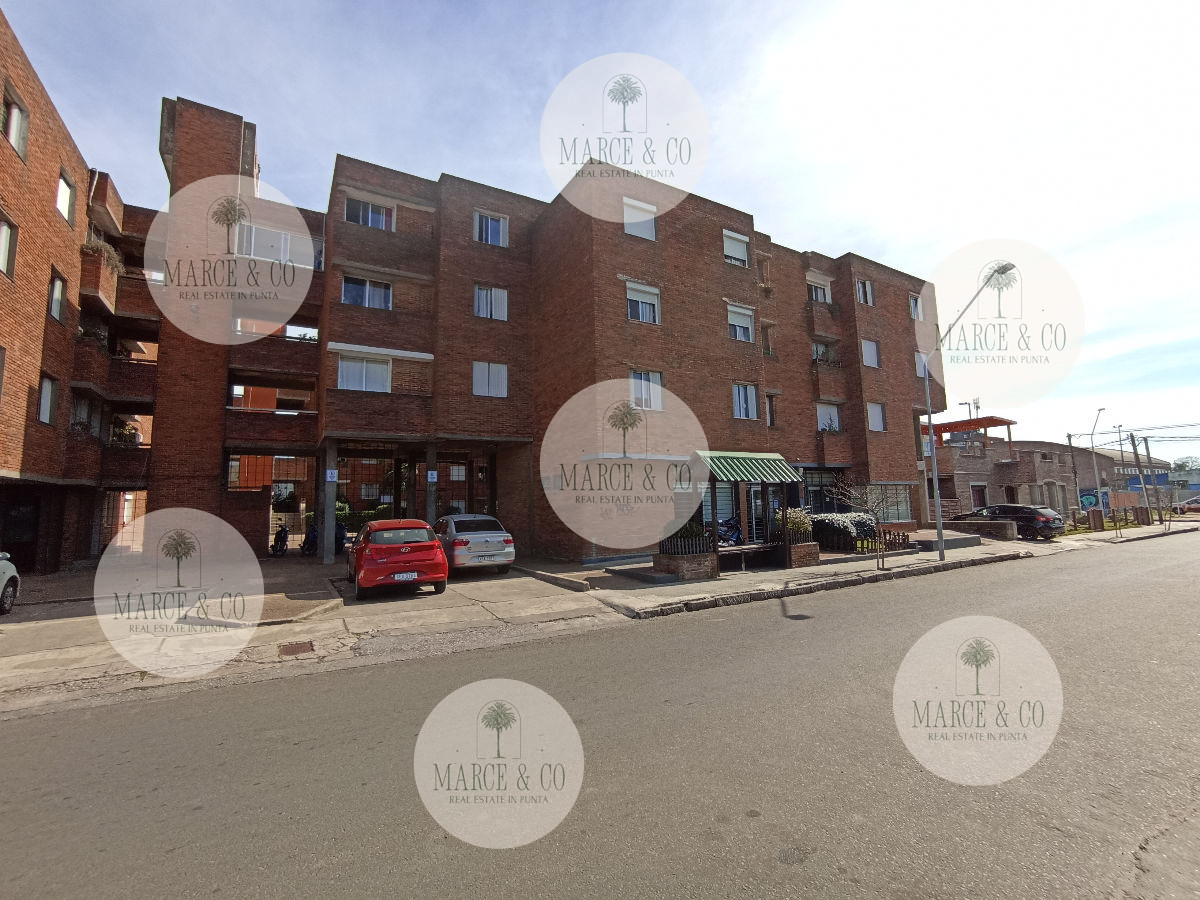 Apartamento ID.2159 - SE VENDE APARTAMENTO 3 DORM PRIMER PISO EN COMPLEJO B25 CENTRO