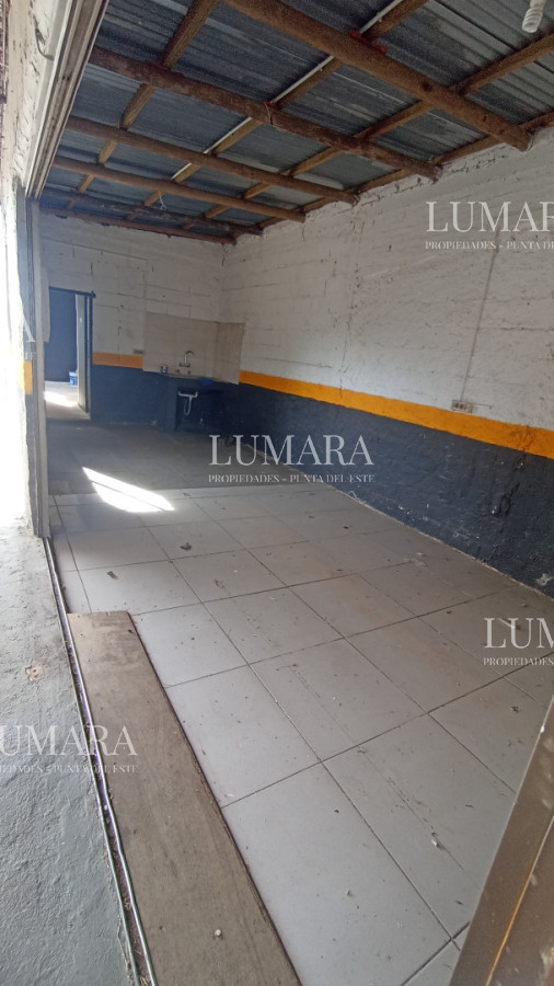 Terreno ID.3271 - SE VENDE TERRENO CON MEJORAS 