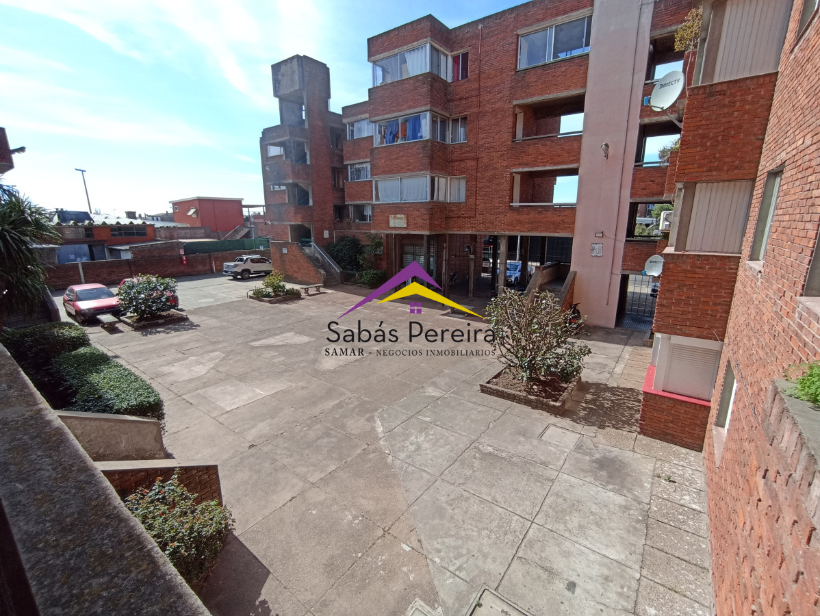 Apartamento ID.41625 - SE VENDE APARTAMENTO 3 DORM PRIMER PISO EN COMPLEJO B25 CENTRO