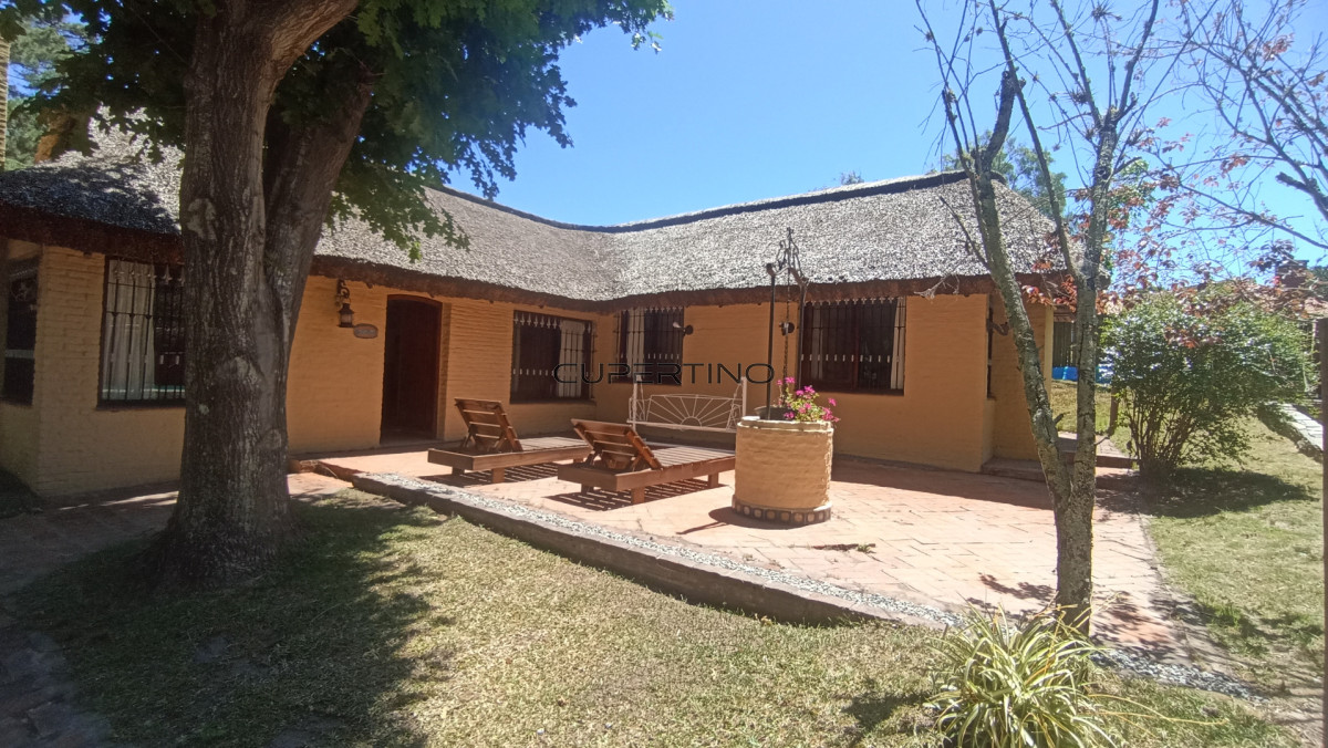 SE ALQUILA ANUAL O TEMPORADA CASA EN PIEDRAS DEL CHILENO — foto 1