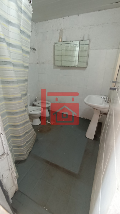 Terreno ID.304 - SE VENDE TERRENO CON MEJORAS 