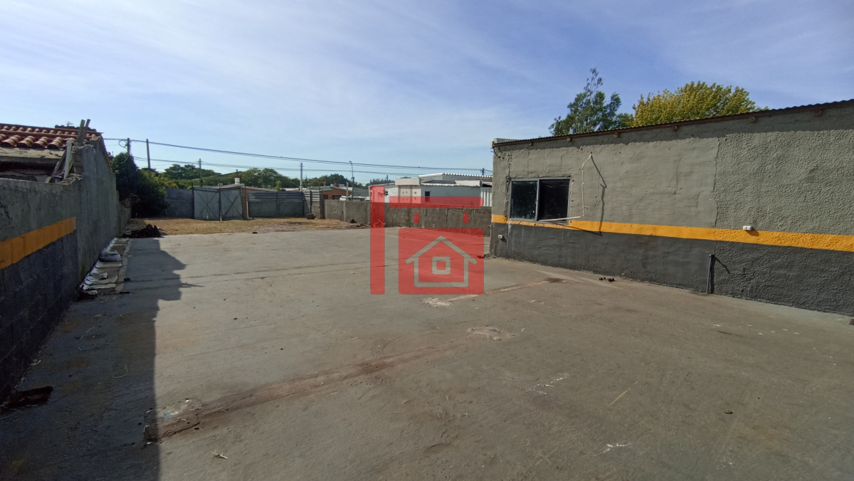 Terreno ID.304 - SE VENDE TERRENO CON MEJORAS 