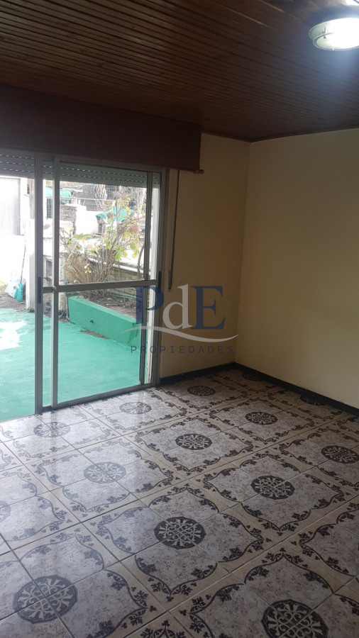 SE VENDE CASA Y DOS APARTAMENTOS EN EL MISMO PADRON  - Imagen 2