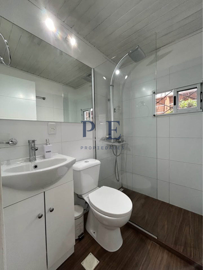 SE VENDE CASA EN BARRIO IPORA  - Imagen 9