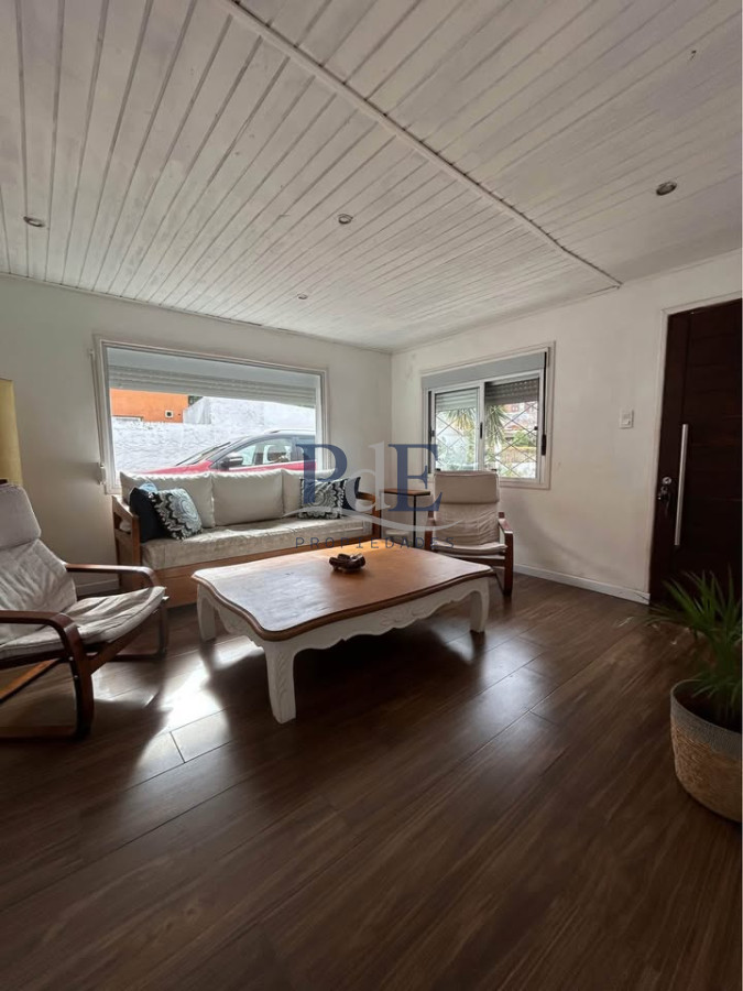 SE VENDE CASA EN BARRIO IPORA  - Imagen 3