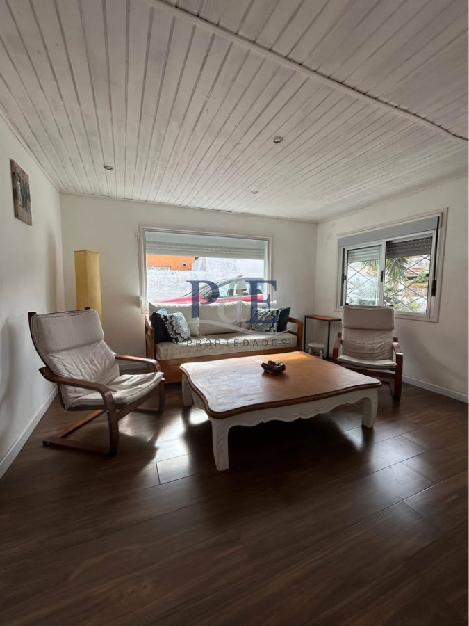 SE VENDE CASA EN BARRIO IPORA  - Imagen 7