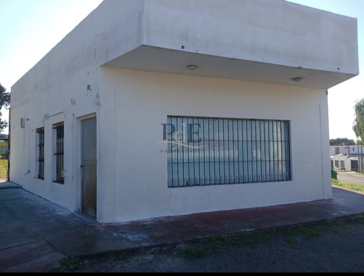 SE ALQUILA LOCAL COMERCIAL CON DOS AMBIENTES Y UN BAÑO EN Bª BIARRITZ