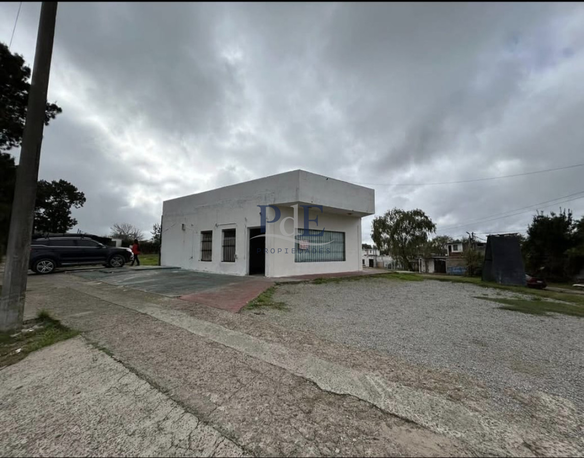 SE ALQUILA LOCAL COMERCIAL CON DOS AMBIENTES Y UN BAÑO EN Bª BIARRITZ - Imagen 1