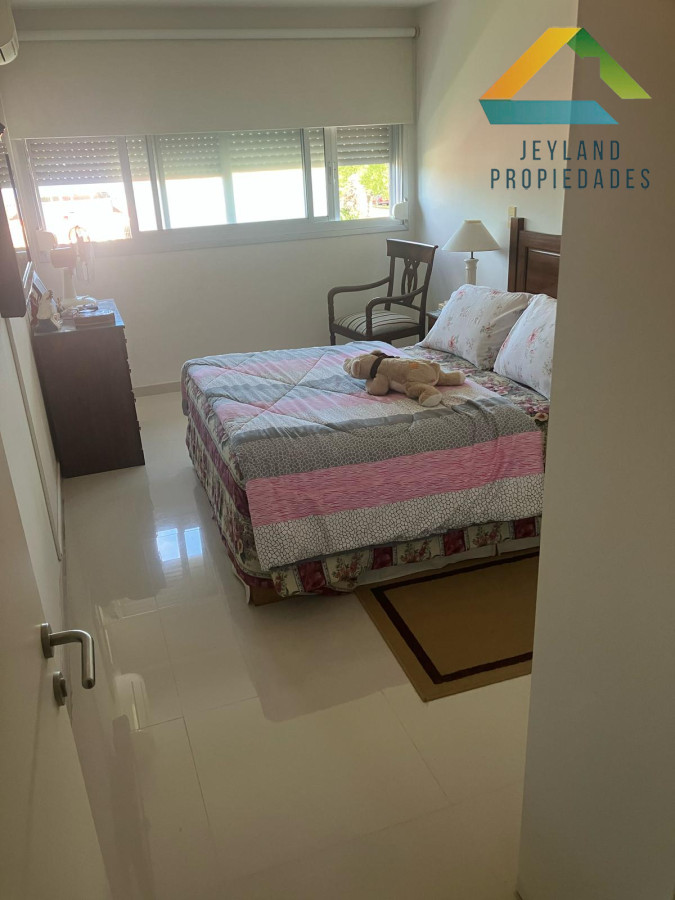 Apartamento ID.136 - SE VENDE APARTAMENTO 2 DORM EN EDIFICIO SUMMER TOWER 
