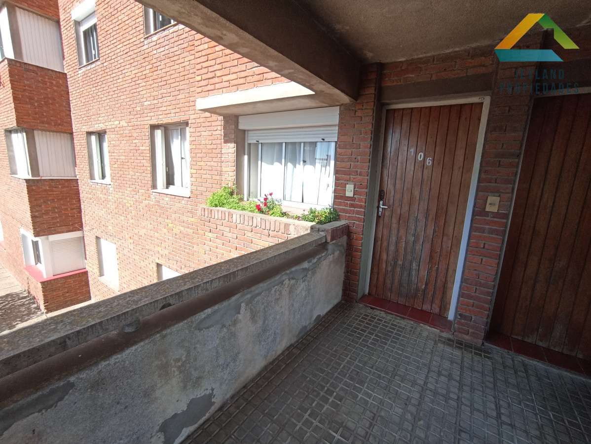 Apartamento ID.9 - SE VENDE APARTAMENTO 3 DORM PRIMER PISO EN COMPLEJO B25 CENTRO